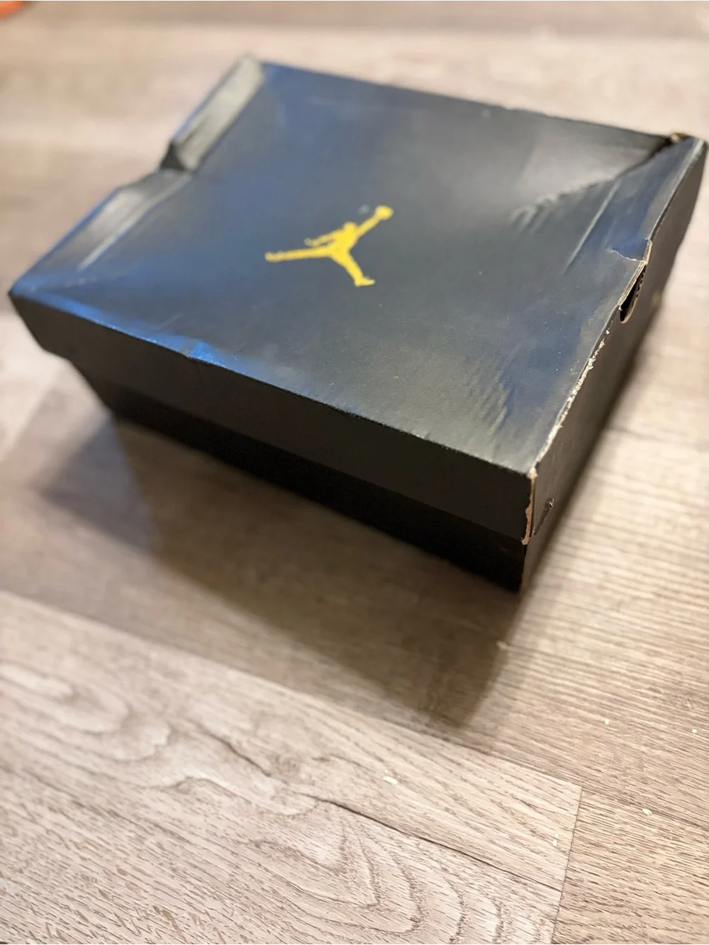 Air Jordan 1 Mid GS “Alternate Bred” (2022) | Kids Size 4Y ❤️🖤